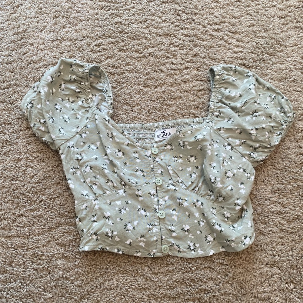 Hollister green floral top